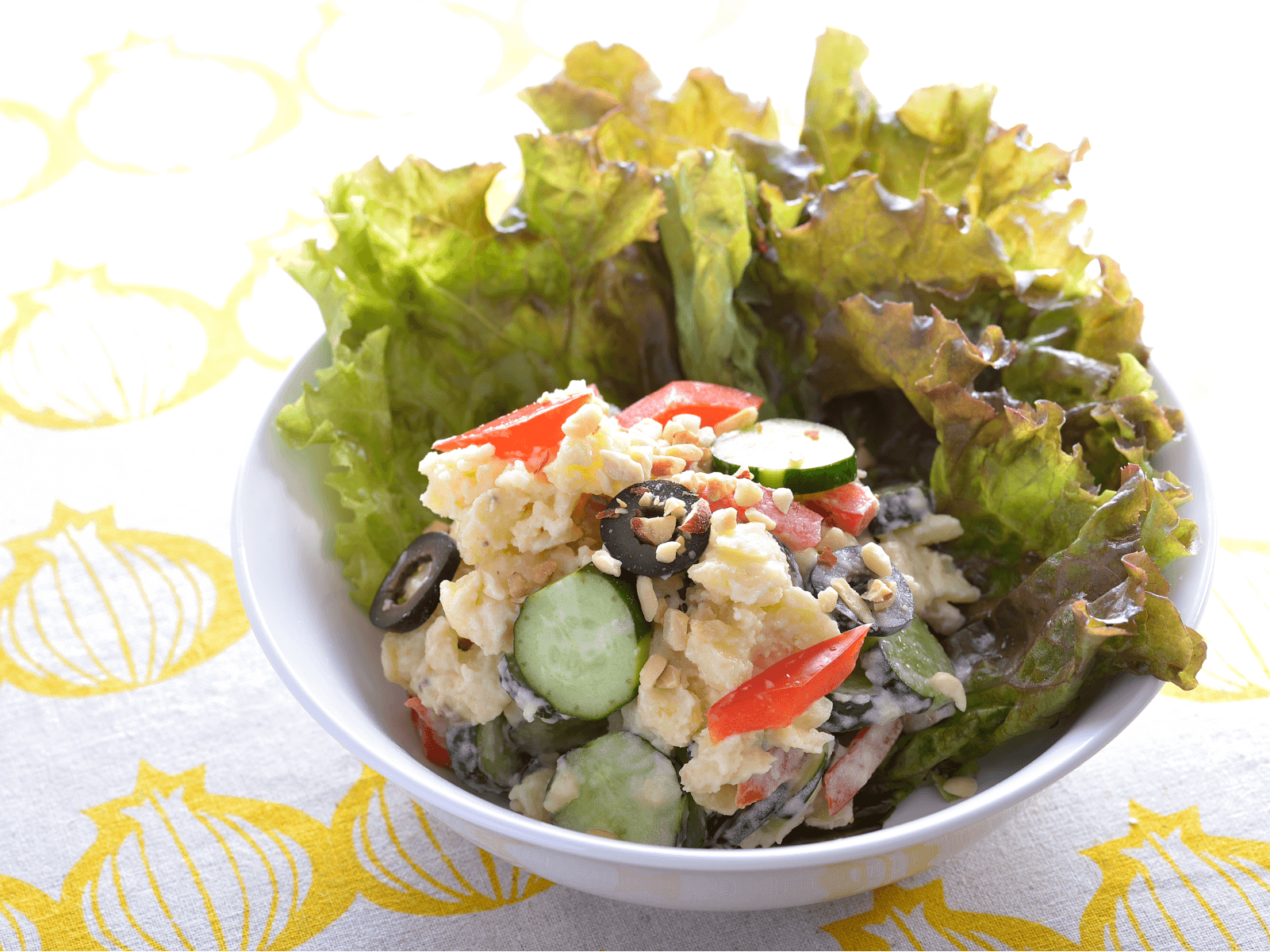 いつもの味にちょい足し【ナッツのスパニッシュポテトサラダ】