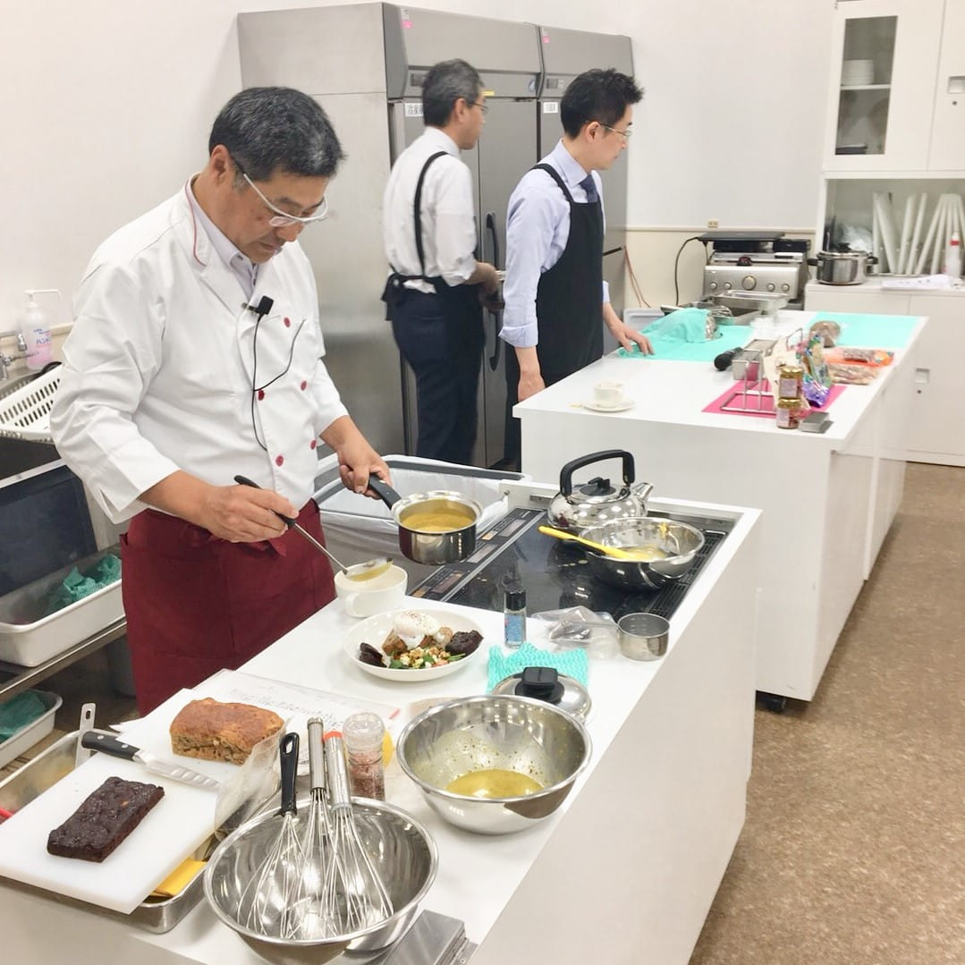 くるみを使ったお料理教室を開催しました ナッツの情報サイト Ton S Cafe トンカフェ