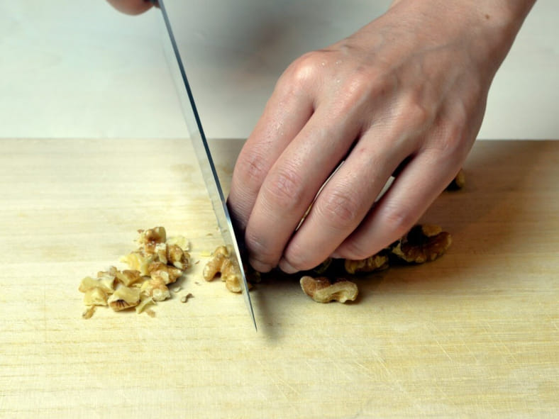 パイシートで簡単！さくさく食感の【クルミ味噌のミートチーズパイ】