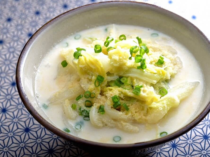 アーモンドでコクのあるまろやかな味わいの【アーモンド豆乳うどん】