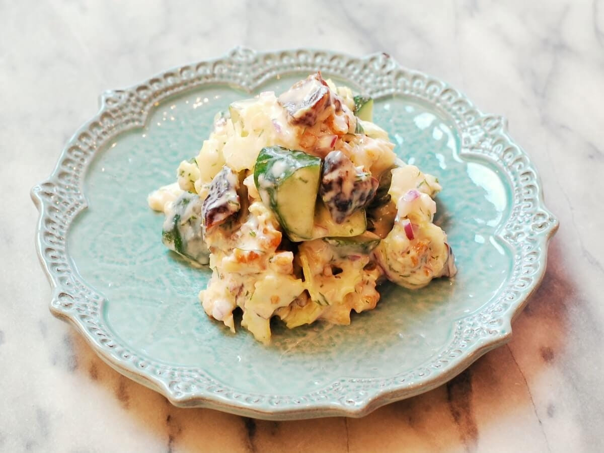 ナッツとドライフルーツのギリシャ風サラダ