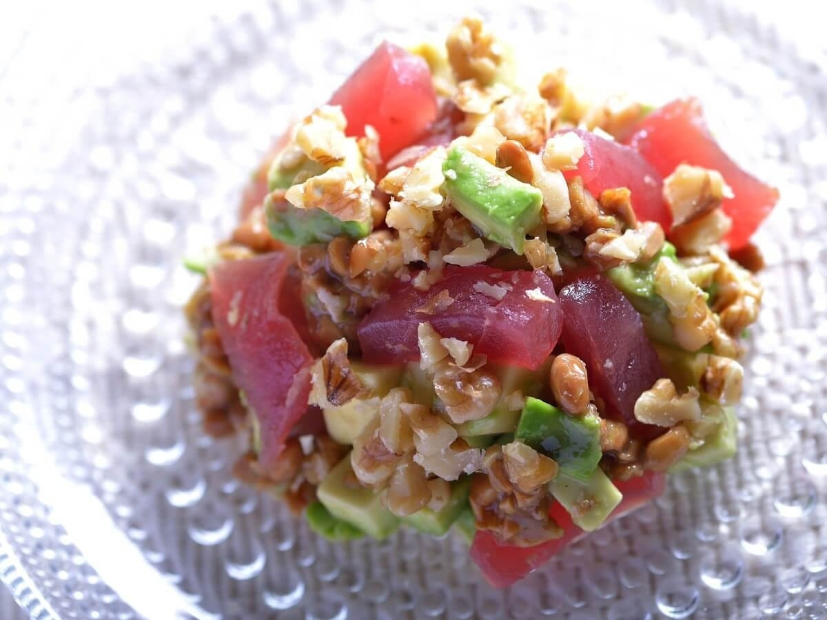 まぐろとアボカドのクルミ納豆和え